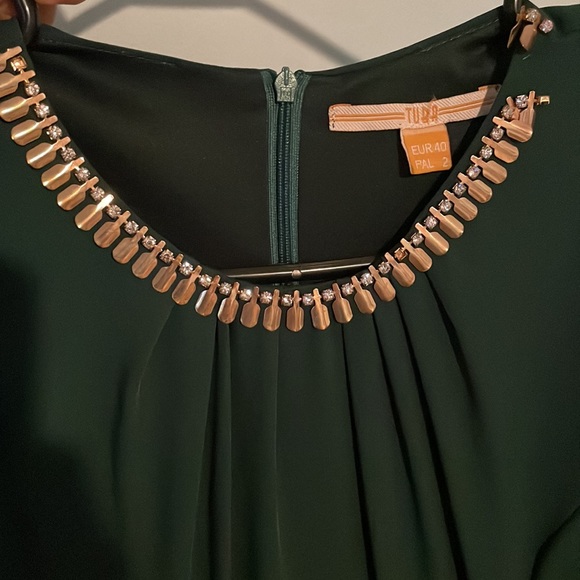 Woman’s long sleeve dress - Picture 3 of 7